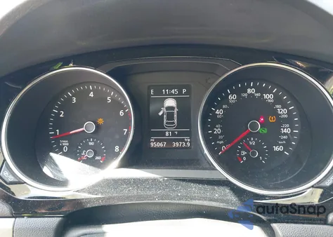 2016 Volkswagen Jetta 1.8T Sport z USA, uszkodzony, nr VIN 3VWD17AJ1GM404282